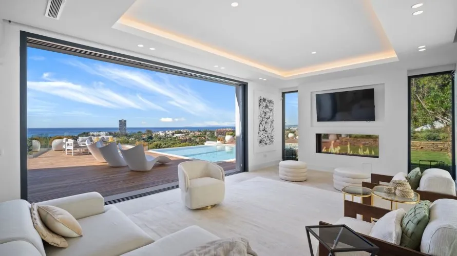 Villa de 4 dormitorios en Río Real, Spain No. 167 № 22