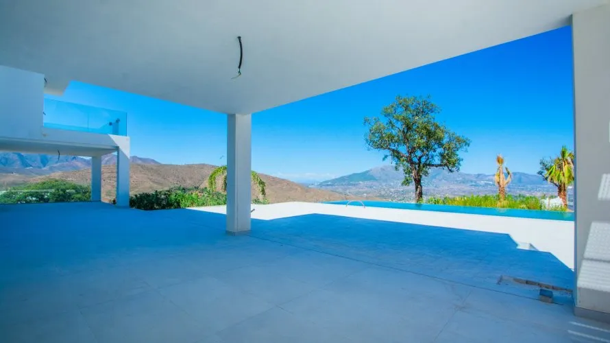 Villa de 4 dormitorios en Marbella, Spain No. 245 № 17