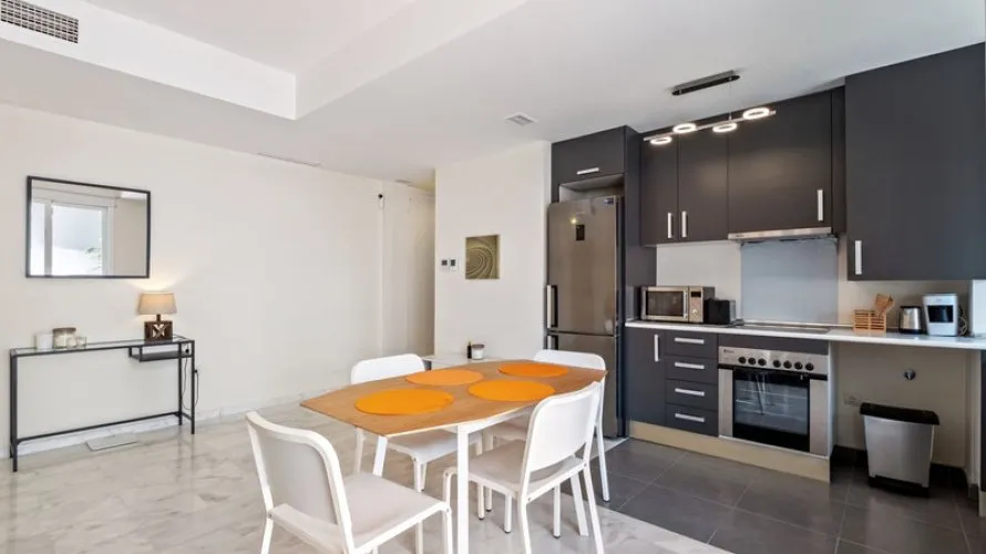 Apartamento de 2 dormitorios en Estepona, Spain No. 416 № 27