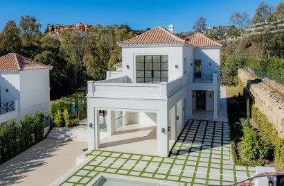 Villa de 4 dormitorios en Nueva Andalucía, Spain No. 276