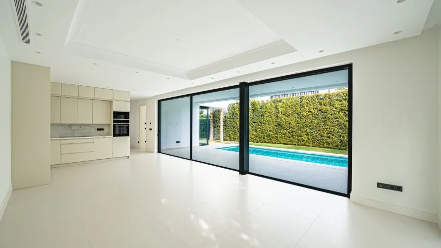 Villa de 4 dormitorios en Marbella, Spain No. 409 № 8