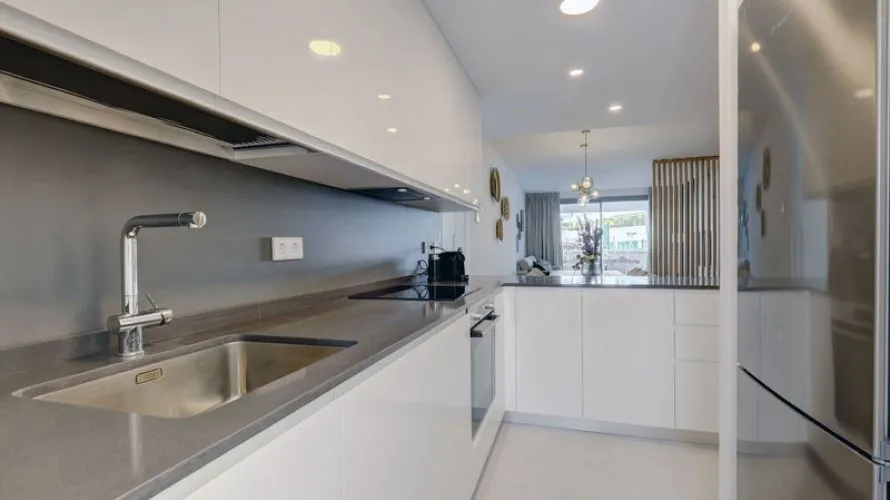 Apartamento de 2 dormitorios en Estepona, Spain No. 416 № 8