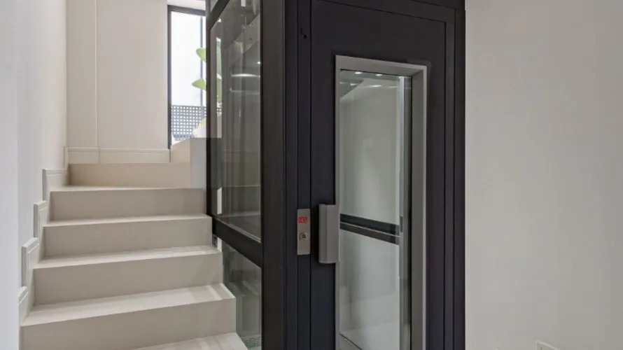 Villa de 4 dormitorios en Marbella, Spain No. 409 № 1