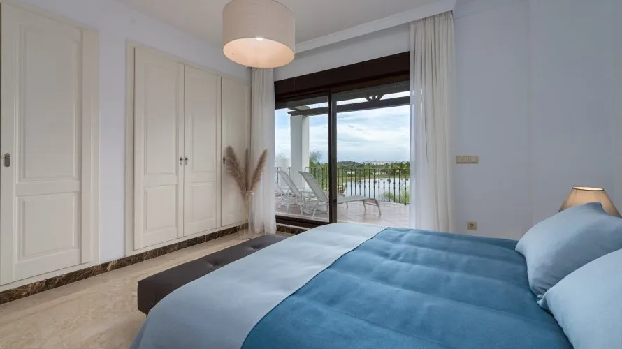 Villa de 4 dormitorios en Estepona, Spain No. 187 № 6