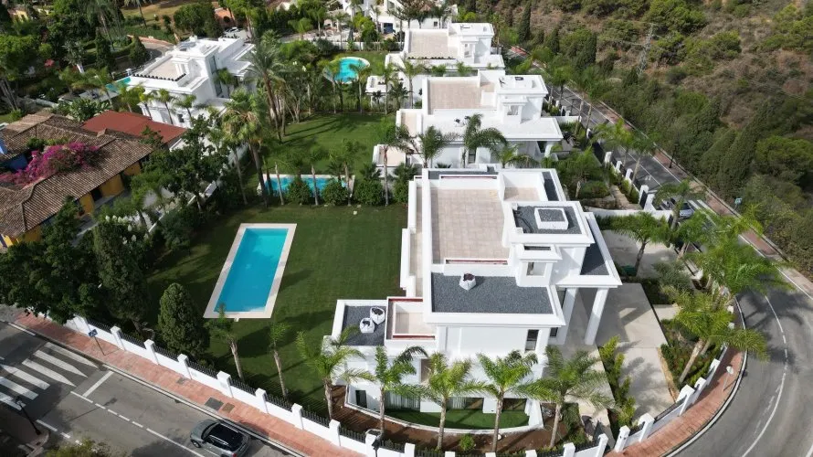 Villa de 6 dormitorios en Marbella, Spain No. 317 № 11
