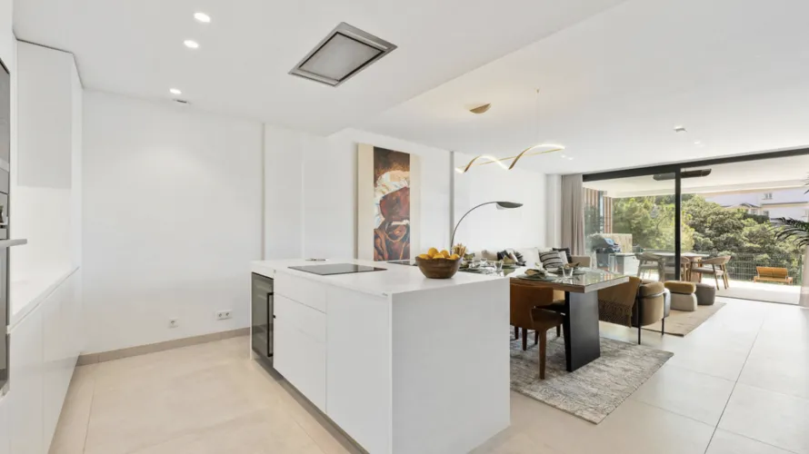 Apartamento de 3 dormitorios en Marbella, Spain No. 408 № 19