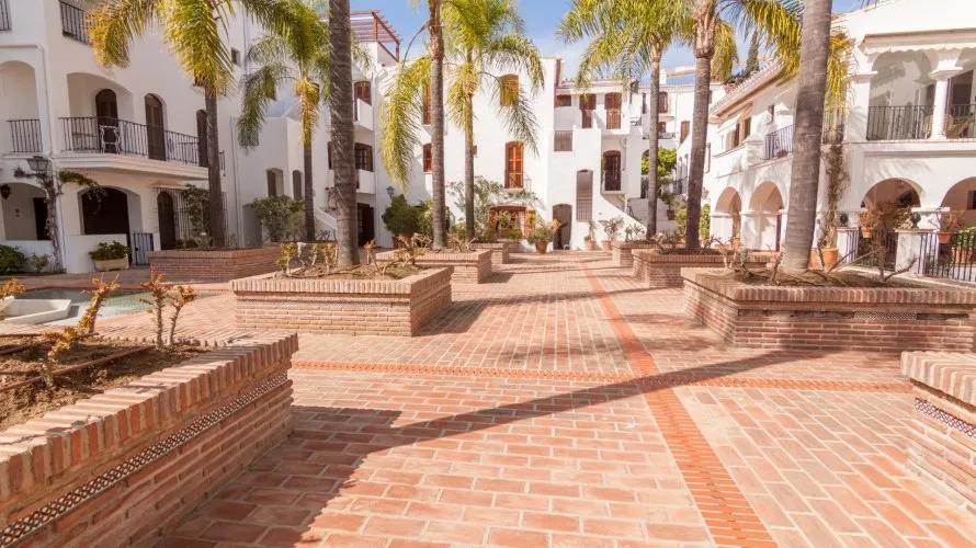 Apartamento de 3 dormitorios en Marbella, Spain No. 275 № 25