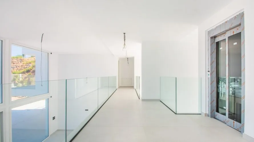 Villa de 4 dormitorios en Marbella, Spain No. 245 № 15