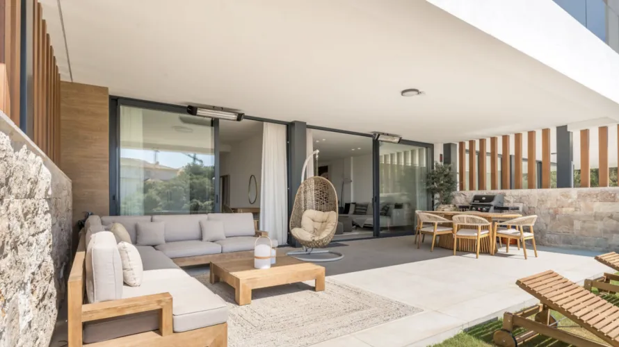 Apartamento de 3 dormitorios en Marbella, Spain No. 408 № 2