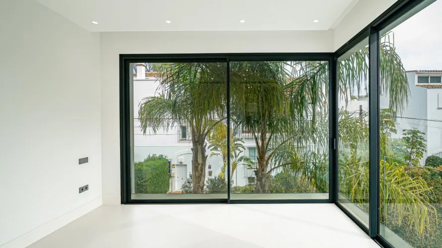 Villa de 4 dormitorios en Marbella, Spain No. 409 № 24