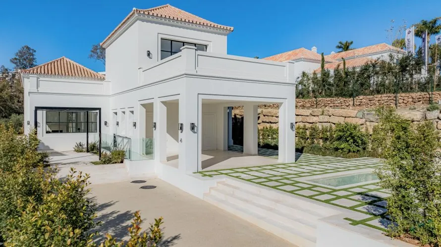 Villa de 4 dormitorios en Nueva Andalucía, Spain No. 276