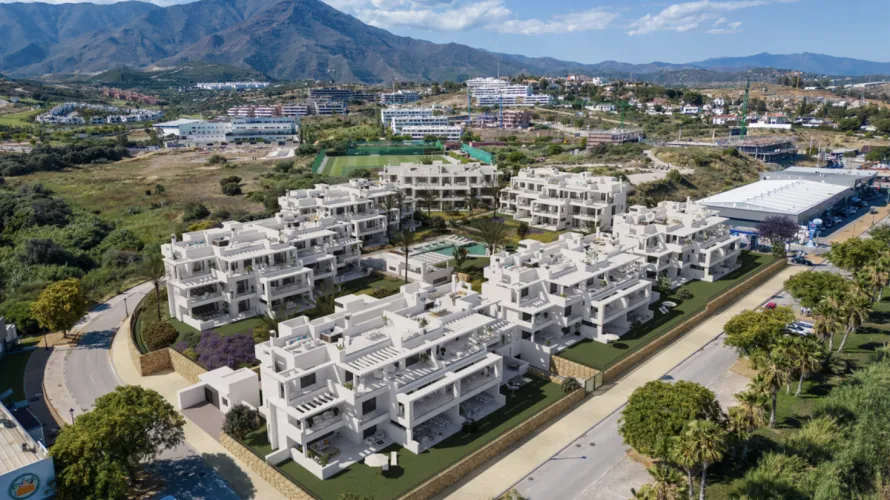 Apartamento de 3 dormitorios en Estepona, Spain No. 387 № 8