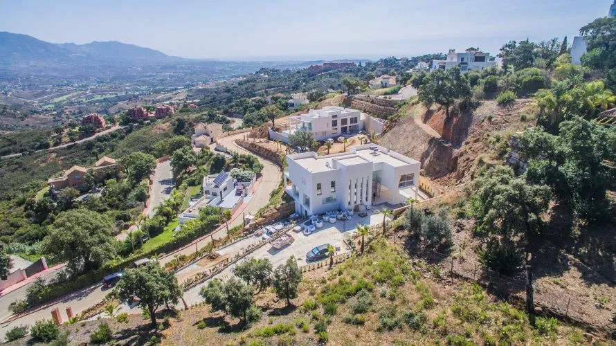 Villa de 4 dormitorios en Marbella, Spain No. 245 № 5