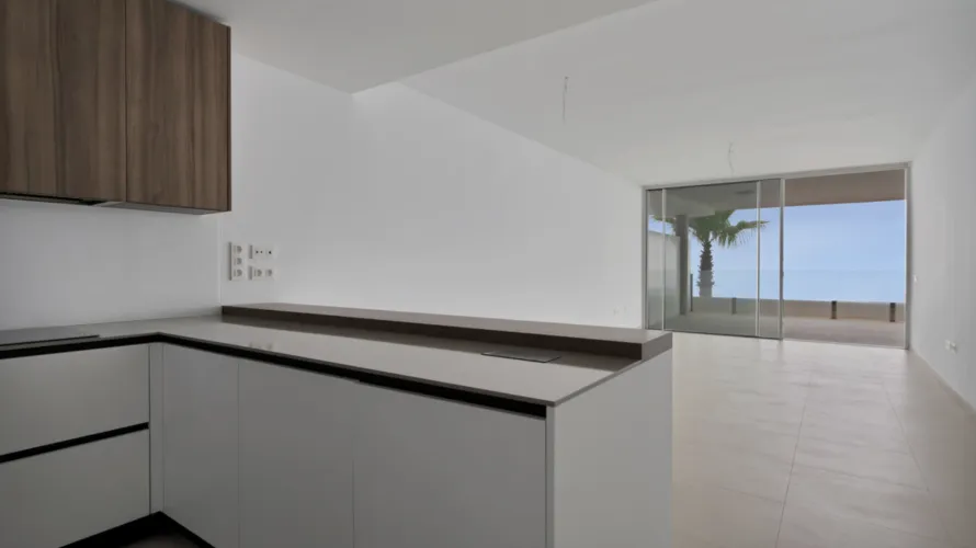 Apartamento de 3 dormitorios en Benalmádena, Spain No. 418 № 3