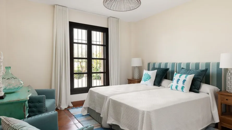 Villa de 4 dormitorios en Sotogrande, Spain No. 274 № 14