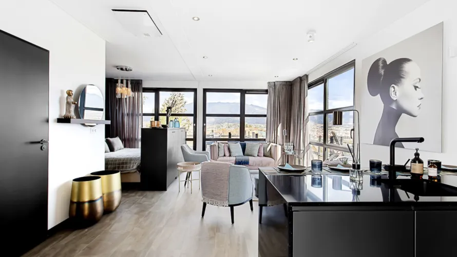 Apartamento de 4 dormitorios en Mijas Costa, Spain No. 361 № 1