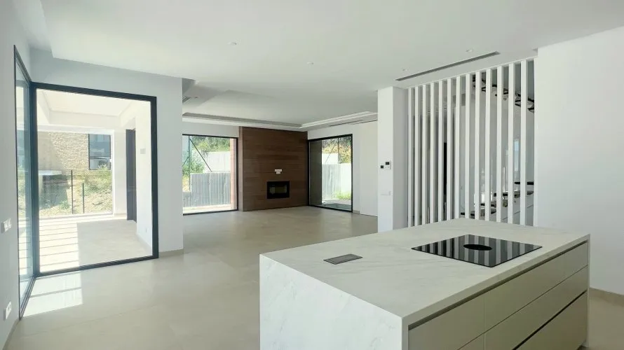 Villa de 4 dormitorios en Marbella, Spain No. 142 № 5