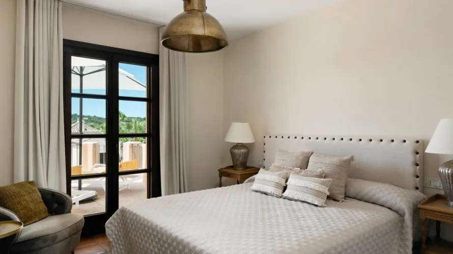 Villa de 4 dormitorios en Sotogrande, Spain No. 274 № 11