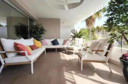 Apartamento de 3 dormitorios en Cortes (San Pedro De Alcantara), Spain No. 419