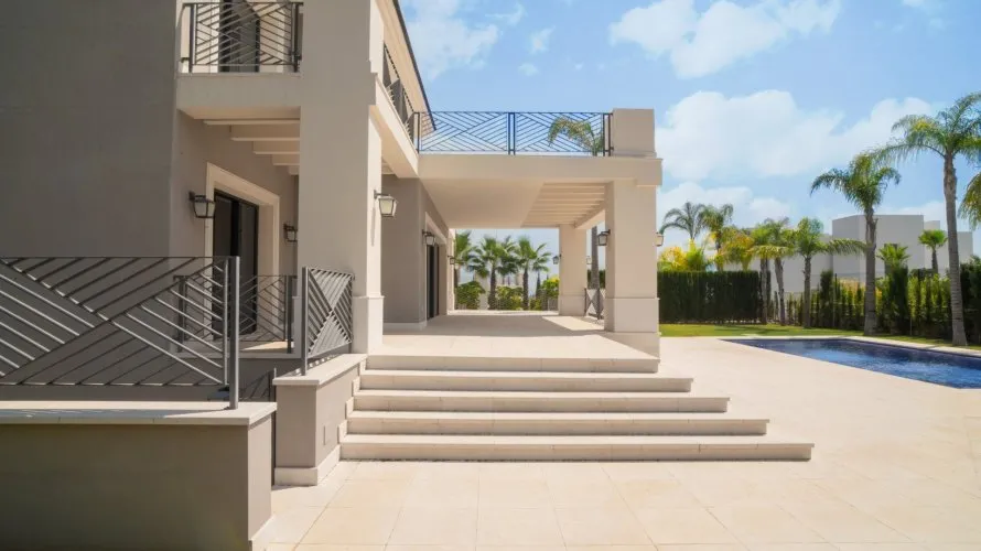 Villa de 6 dormitorios en Marbella, Spain No. 411 № 17