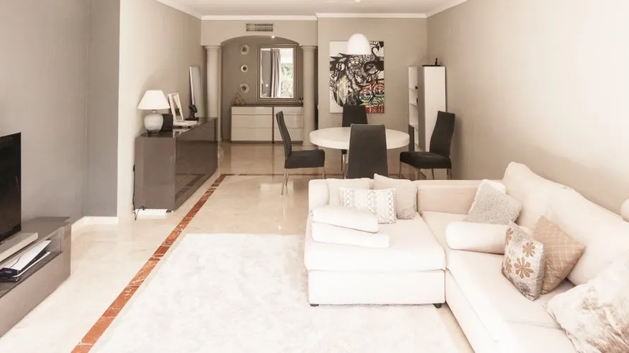 Apartamento de 3 dormitorios en Marbella, Spain No. 275 № 6