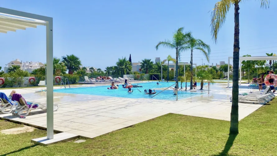 Apartamento de 3 dormitorios en Estepona, Spain No. 423 № 7