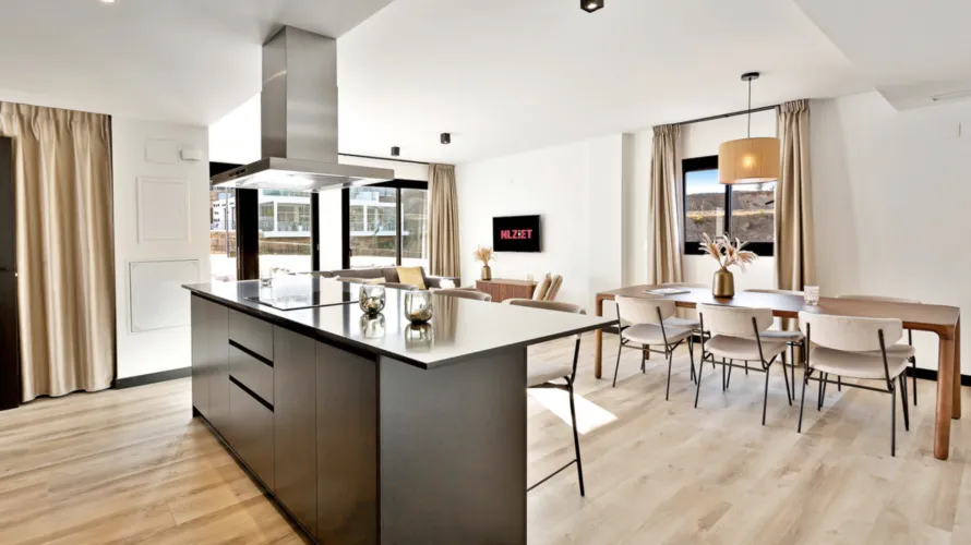 Apartamento de 4 dormitorios en Mijas Costa, Spain No. 361 № 15