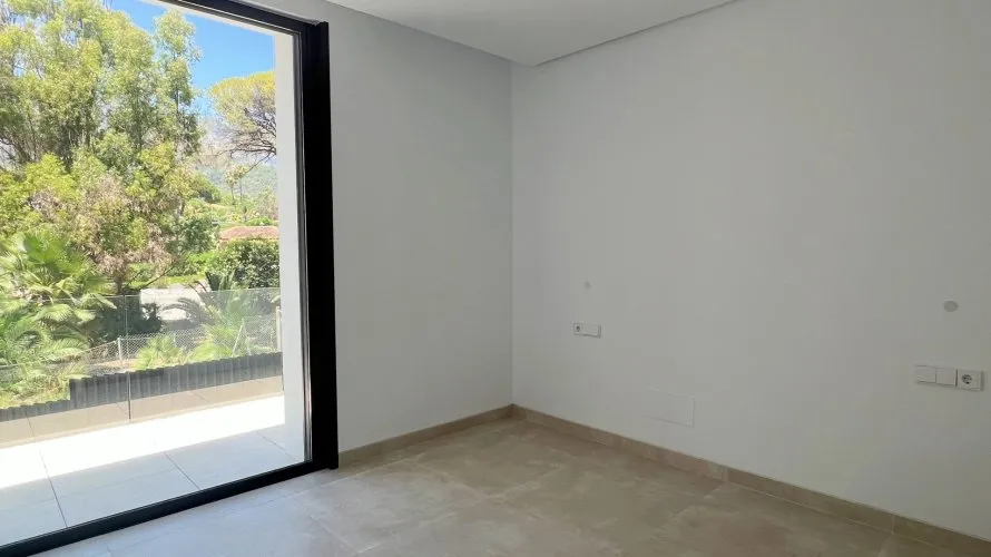 Villa de 4 dormitorios en Marbella, Spain No. 142 № 23