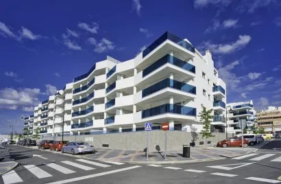 Apartamento de 3 dormitorios en Fuengirola, Spain No. 141
