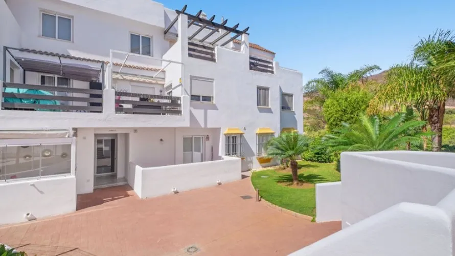 Apartamento de 2 dormitorios en Estepona, Spain No. 416 № 22
