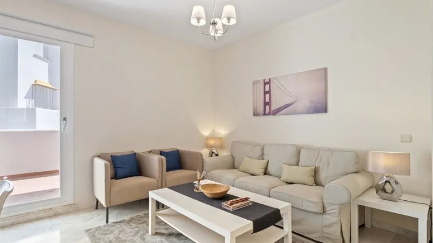 Apartamento de 2 dormitorios en Estepona, Spain No. 416 № 26