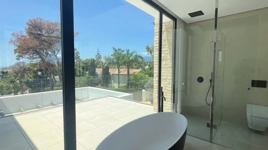 Villa de 4 dormitorios en Marbella, Spain No. 142 № 16