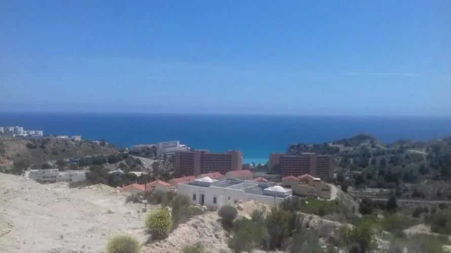 Villa de 4 dormitorios en Villajoyosa, Spain No. 699