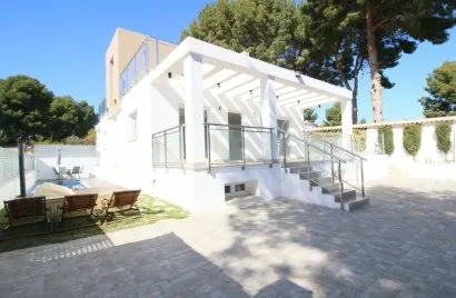 Apartamento de 4 dormitorios en La Torre, Spain No. 719