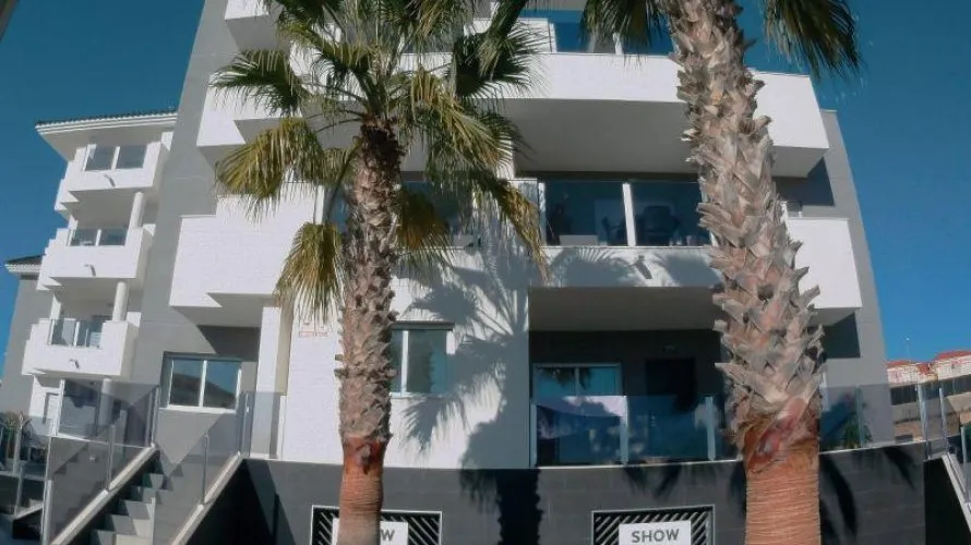 Apartamento de 2 dormitorios en Campoamor, España No. 663 № 12