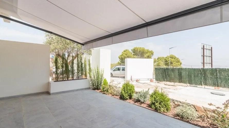 Bungalow de 2 dormitorios en Los Balcones, España No. 759 № 1