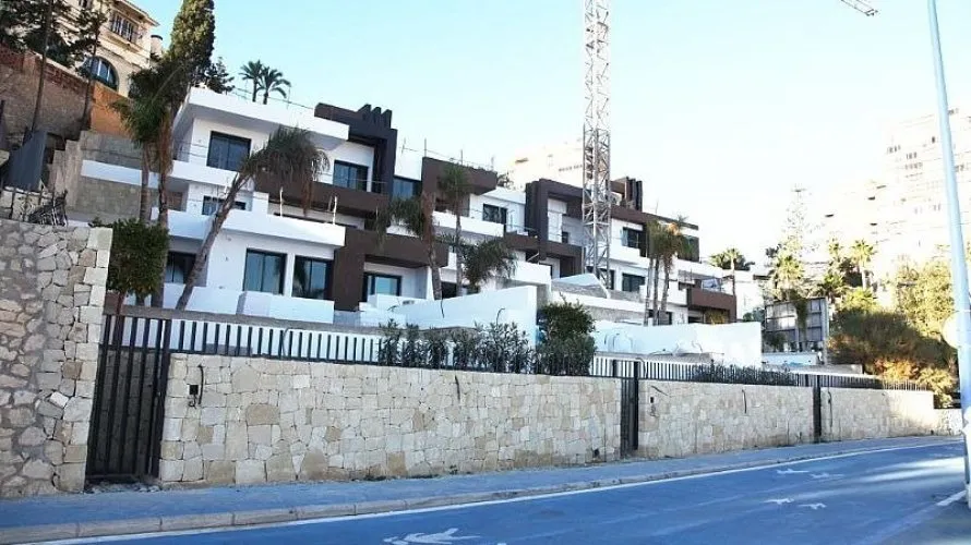 Apartamento de 4 dormitorios en Benidorm, España No. 737 № 19