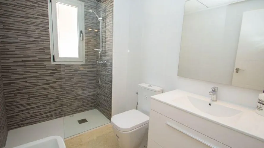 Apartamento de 2 dormitorios en Campoamor, España No. 663 № 15