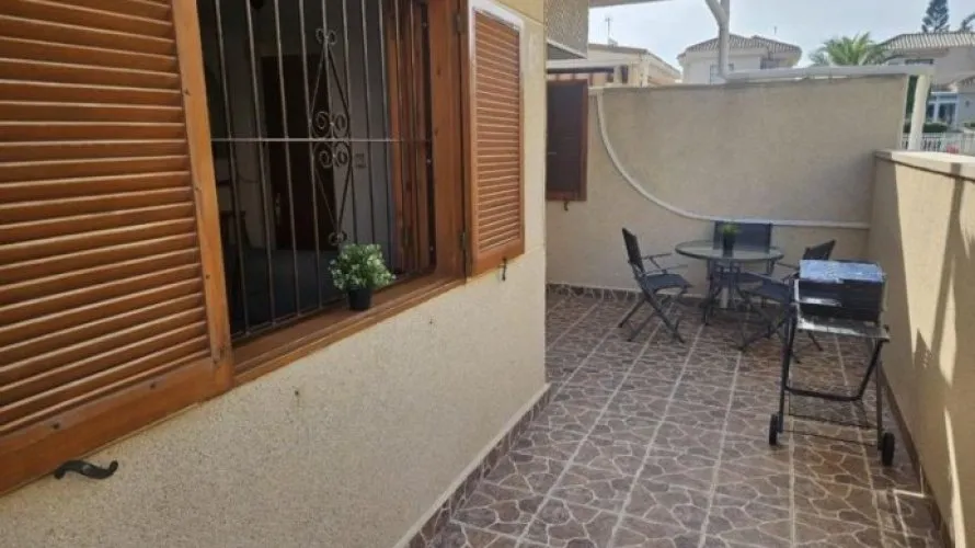 Bungalow de 2 dormitorios en La Zenia, España No. 1329 № 9