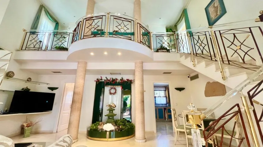 Villa de 3 dormitorios en Torrevieja, España No. 564 № 1