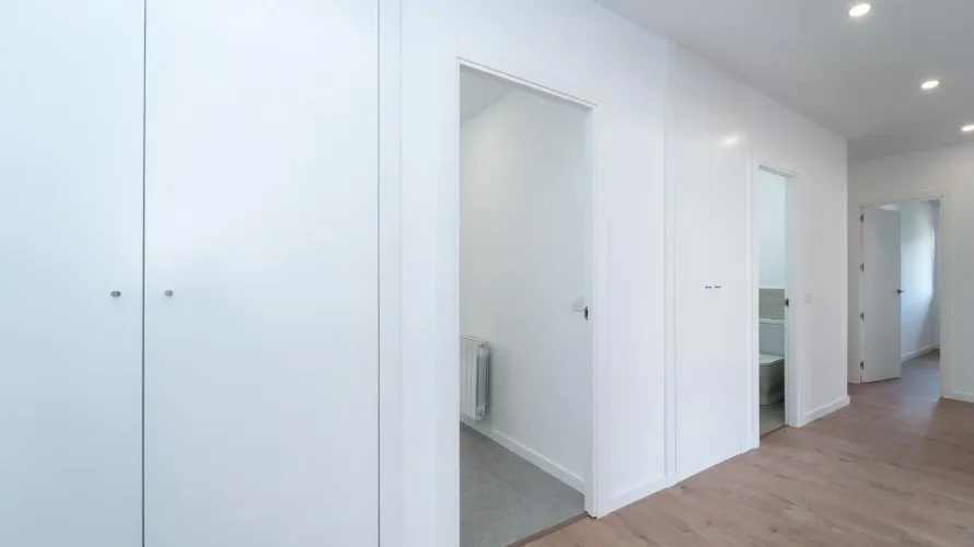 Apartamento de 4 dormitorios en Madrid, España No. 855 № 7