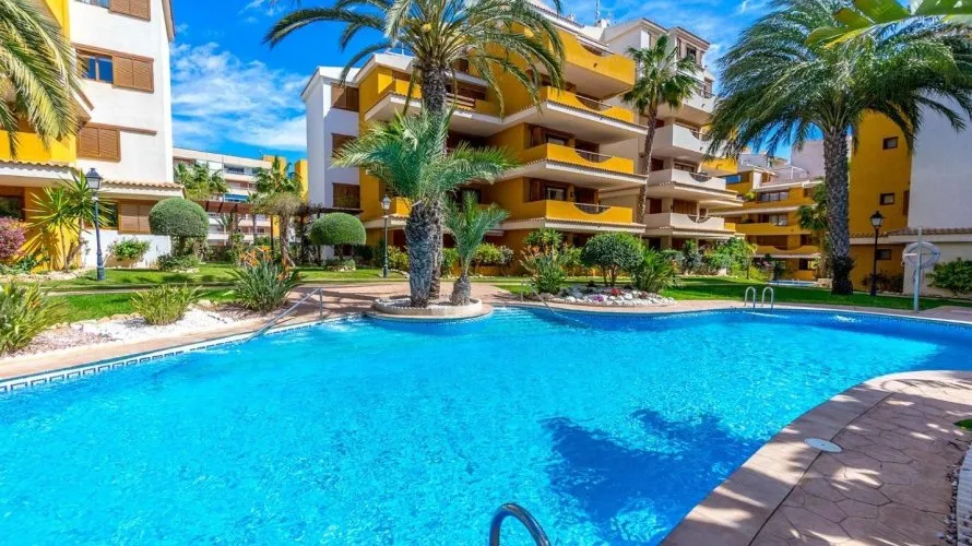 Apartamento de 2 dormitorios en Torrevieja, Spain No. 590 № 28