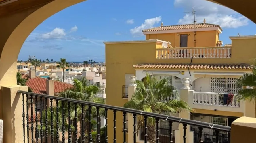 Apartamento de 2 dormitorios en Torrevieja, España No. 1246 № 12