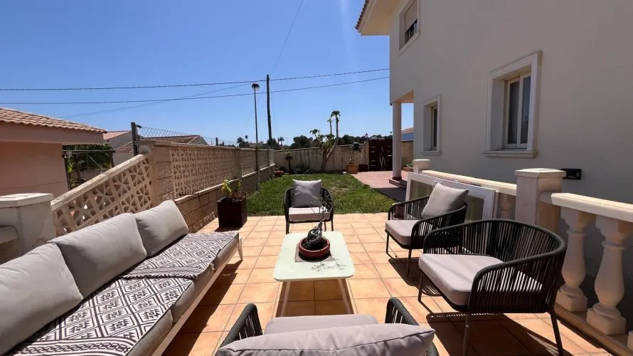 Apartamento de 4 dormitorios en L'Alfàs del Pi, España No. 1261 № 1