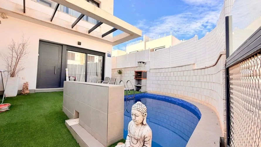Apartamento de 3 dormitorios en La Florida, España No. 1275