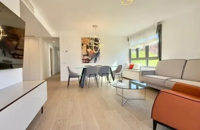Apartamento de 3 dormitorios en Alicante, Spain No. 1331