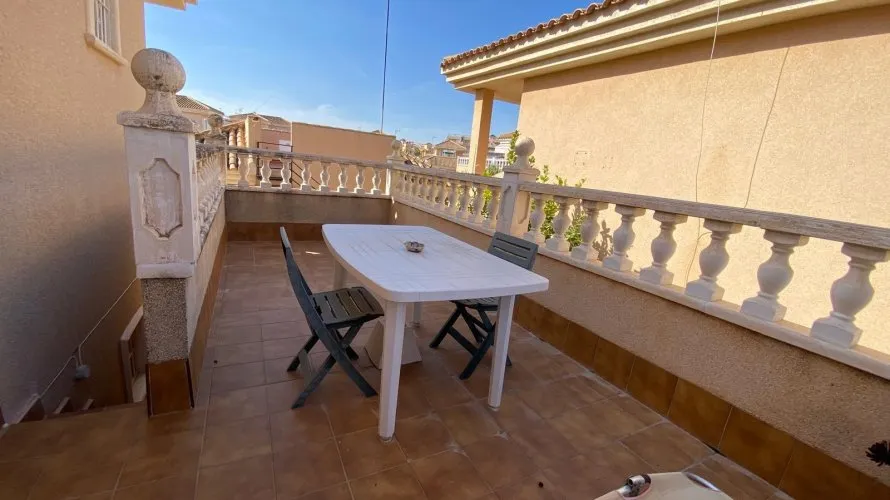 Сasa de 3 dormitorios en Alicante, España No. 1247 № 4