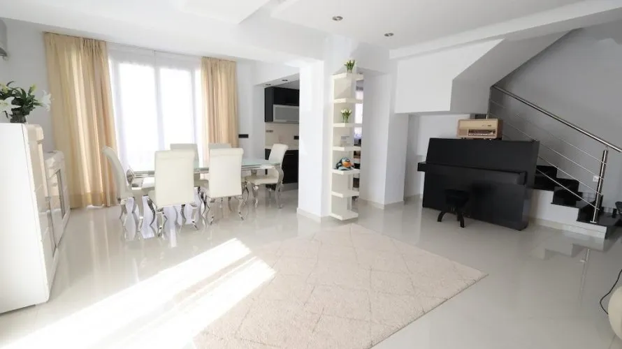 Apartamento de 4 dormitorios en Cabo Roig, España No. 1177 № 8