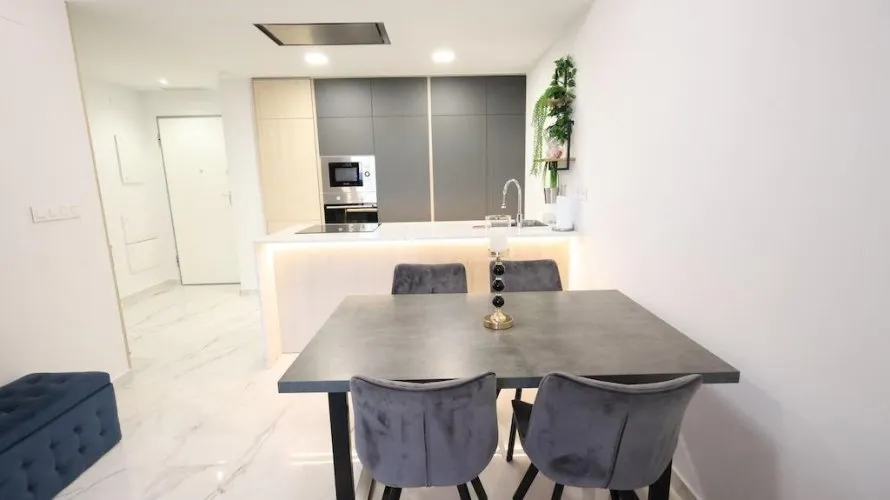 Apartamento de 2 dormitorios en Torrevieja, Spain No. 616 № 16