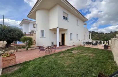 Apartamento de 4 dormitorios en L'Alfàs del Pi, Spain No. 1261
